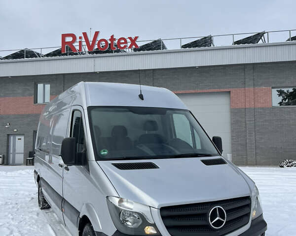 Серый Мерседес Sprinter, объемом двигателя 2.2 л и пробегом 430 тыс. км за 18800 $, фото 1 на Automoto.ua