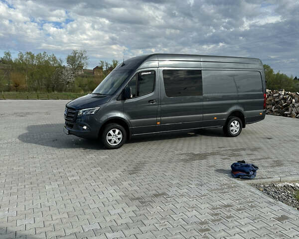 Сірий Мерседес Sprinter, об'ємом двигуна 3 л та пробігом 242 тис. км за 48317 $, фото 1 на Automoto.ua