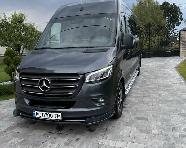 Серый Мерседес Sprinter, объемом двигателя 2.2 л и пробегом 263 тыс. км за 45500 $, фото 1 на Automoto.ua