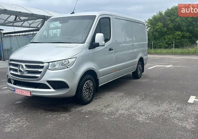 Серый Мерседес Sprinter, объемом двигателя 2.2 л и пробегом 315 тыс. км за 26850 $, фото 1 на Automoto.ua