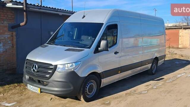 Серый Мерседес Sprinter, объемом двигателя 2.15 л и пробегом 98 тыс. км за 28990 $, фото 1 на Automoto.ua