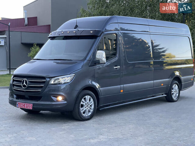 Серый Мерседес Sprinter, объемом двигателя 2.14 л и пробегом 170 тыс. км за 39999 $, фото 1 на Automoto.ua