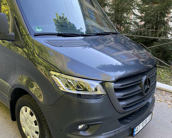 Сірий Мерседес Sprinter, об'ємом двигуна 1.95 л та пробігом 22 тис. км за 37289 $, фото 1 на Automoto.ua