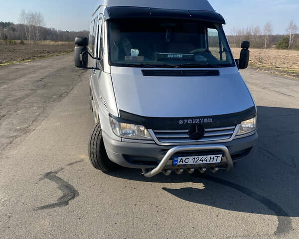 Сірий Мерседес Sprinter, об'ємом двигуна 2.15 л та пробігом 686 тис. км за 8500 $, фото 1 на Automoto.ua