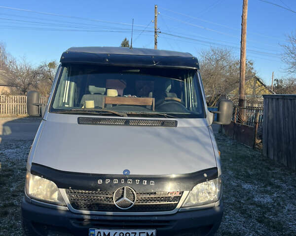 Серый Мерседес Sprinter, объемом двигателя 2.15 л и пробегом 328 тыс. км за 9800 $, фото 1 на Automoto.ua