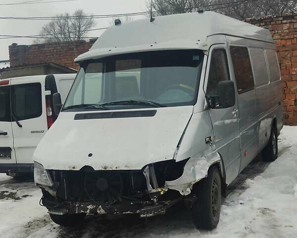 Серый Мерседес Sprinter, объемом двигателя 2.7 л и пробегом 400 тыс. км за 5900 $, фото 1 на Automoto.ua