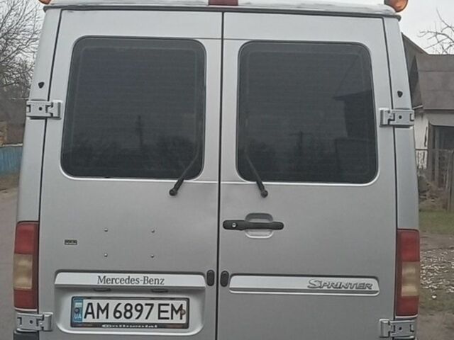 Сірий Мерседес Sprinter, об'ємом двигуна 2.15 л та пробігом 120 тис. км за 10000 $, фото 1 на Automoto.ua