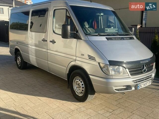 Серый Мерседес Sprinter, объемом двигателя 2.15 л и пробегом 333 тыс. км за 11300 $, фото 1 на Automoto.ua