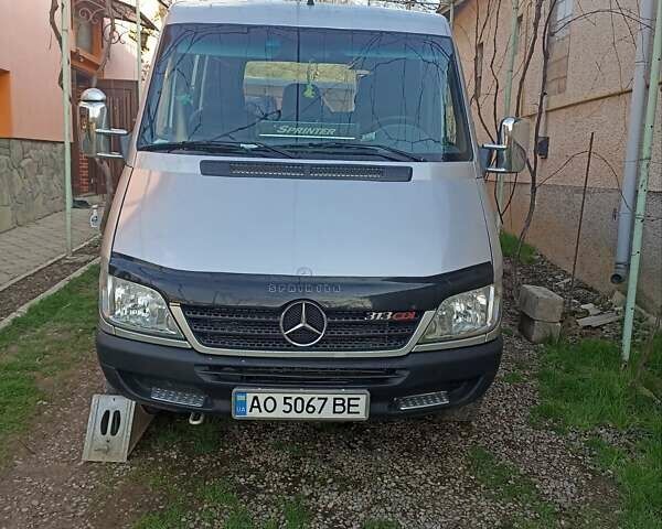 Серый Мерседес Sprinter, объемом двигателя 2.15 л и пробегом 850 тыс. км за 6500 $, фото 1 на Automoto.ua