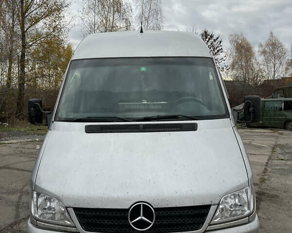 Серый Мерседес Sprinter, объемом двигателя 2.7 л и пробегом 682 тыс. км за 8000 $, фото 1 на Automoto.ua