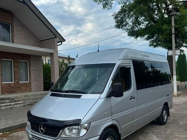 Серый Мерседес Sprinter, объемом двигателя 2.15 л и пробегом 550 тыс. км за 7700 $, фото 1 на Automoto.ua