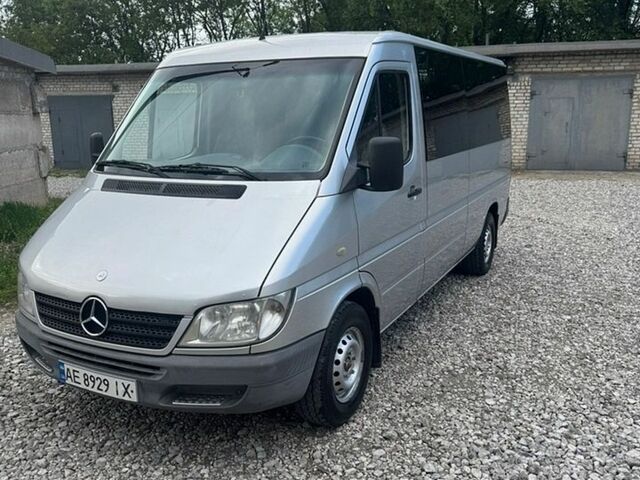 Серый Мерседес Sprinter, объемом двигателя 2.15 л и пробегом 410 тыс. км за 9000 $, фото 1 на Automoto.ua