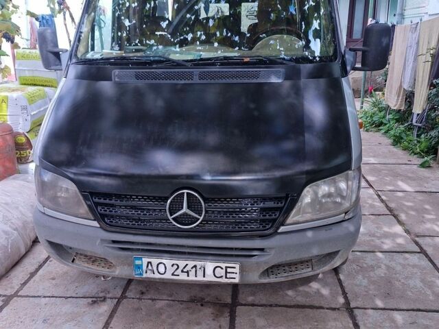 Серый Мерседес Sprinter, объемом двигателя 2.69 л и пробегом 556 тыс. км за 5600 $, фото 1 на Automoto.ua