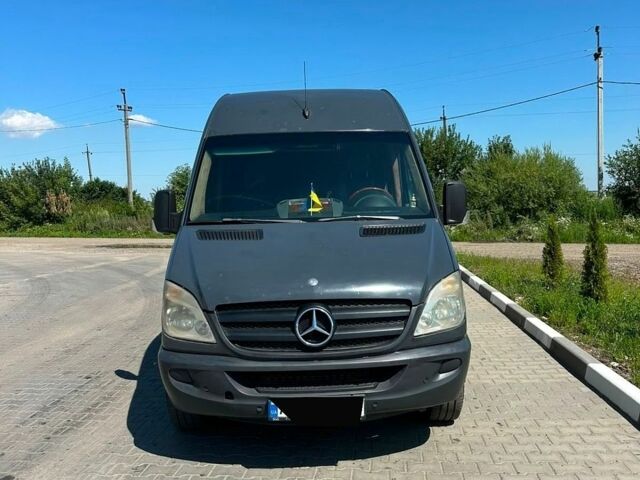 Серый Мерседес Sprinter, объемом двигателя 2.15 л и пробегом 910 тыс. км за 13500 $, фото 1 на Automoto.ua