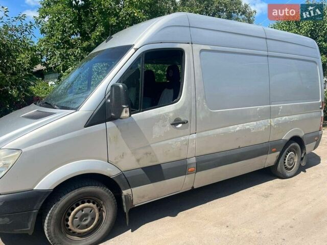 Серый Мерседес Sprinter, объемом двигателя 2.1 л и пробегом 472 тыс. км за 7200 $, фото 1 на Automoto.ua