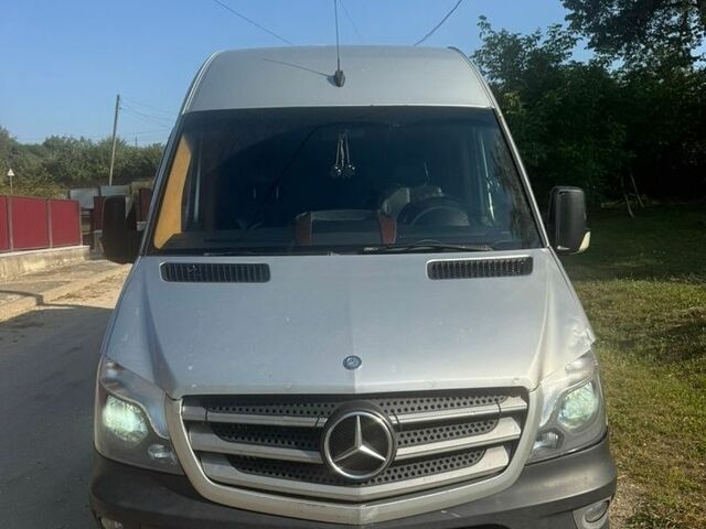 Серый Мерседес Sprinter, объемом двигателя 2.99 л и пробегом 800 тыс. км за 15500 $, фото 1 на Automoto.ua