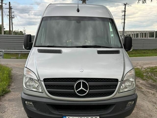 Серый Мерседес Sprinter, объемом двигателя 2.99 л и пробегом 220 тыс. км за 45000 $, фото 1 на Automoto.ua