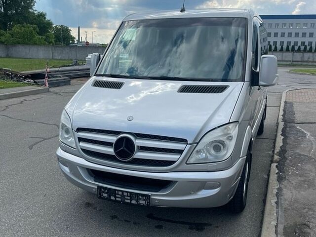 Сірий Мерседес Sprinter, об'ємом двигуна 3 л та пробігом 585 тис. км за 19500 $, фото 1 на Automoto.ua
