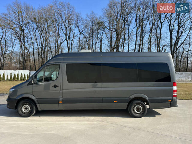 Серый Мерседес Sprinter, объемом двигателя 2.2 л и пробегом 250 тыс. км за 27650 $, фото 1 на Automoto.ua
