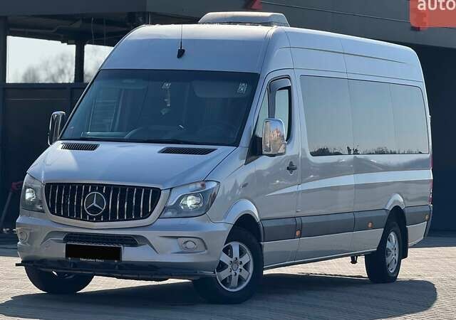 Серый Мерседес Sprinter, объемом двигателя 2.99 л и пробегом 394 тыс. км за 26999 $, фото 1 на Automoto.ua