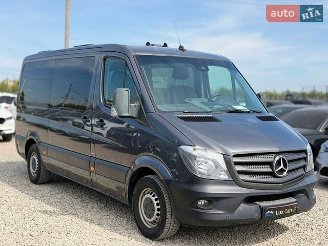 Серый Мерседес Sprinter, объемом двигателя 2.2 л и пробегом 300 тыс. км за 26999 $, фото 1 на Automoto.ua