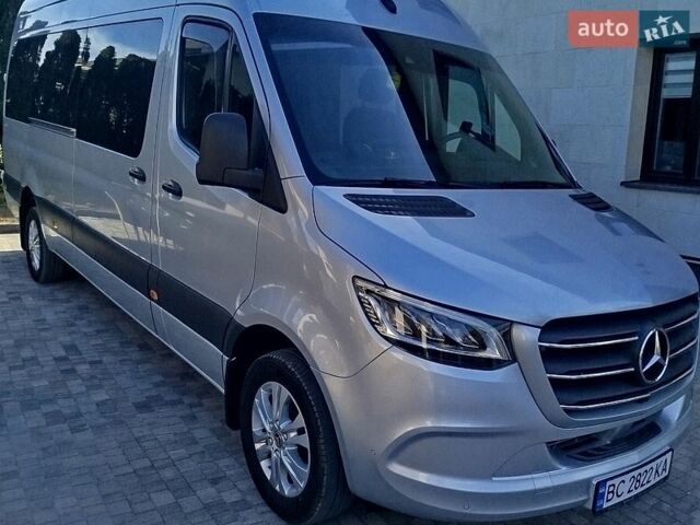 Серый Мерседес Sprinter, объемом двигателя 3 л и пробегом 300 тыс. км за 56500 $, фото 1 на Automoto.ua