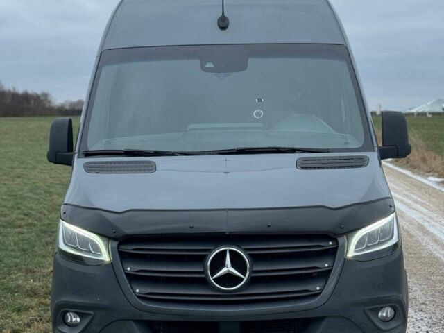 Серый Мерседес Sprinter, объемом двигателя 1.95 л и пробегом 621 тыс. км за 29999 $, фото 1 на Automoto.ua