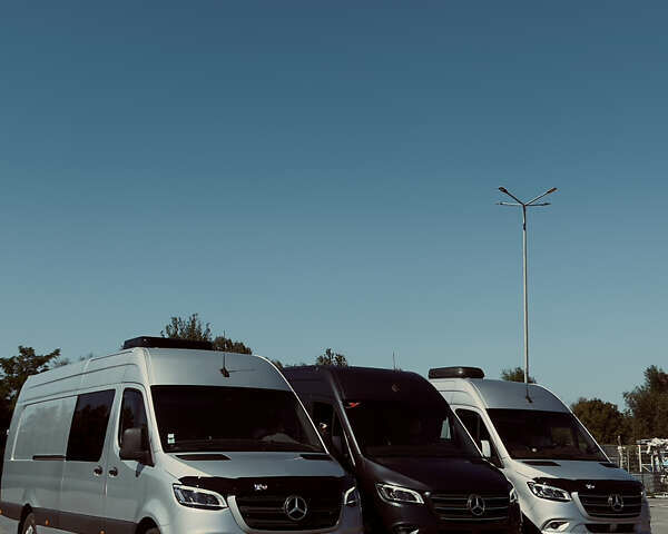 Серый Мерседес Sprinter, объемом двигателя 2.99 л и пробегом 118 тыс. км за 76046 $, фото 1 на Automoto.ua