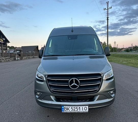 Сірий Мерседес Sprinter, об'ємом двигуна 3 л та пробігом 249 тис. км за 57000 $, фото 1 на Automoto.ua