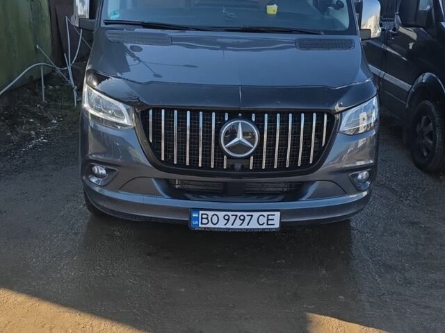 Серый Мерседес Sprinter, объемом двигателя 1.95 л и пробегом 360 тыс. км за 42000 $, фото 1 на Automoto.ua