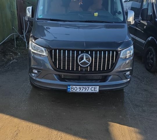 Серый Мерседес Sprinter, объемом двигателя 1.95 л и пробегом 360 тыс. км за 42000 $, фото 1 на Automoto.ua