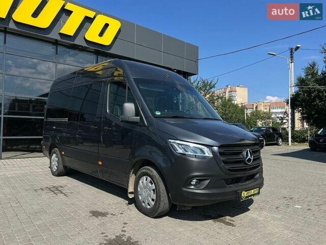 Серый Мерседес Sprinter, объемом двигателя 1.95 л и пробегом 25 тыс. км за 46000 $, фото 1 на Automoto.ua