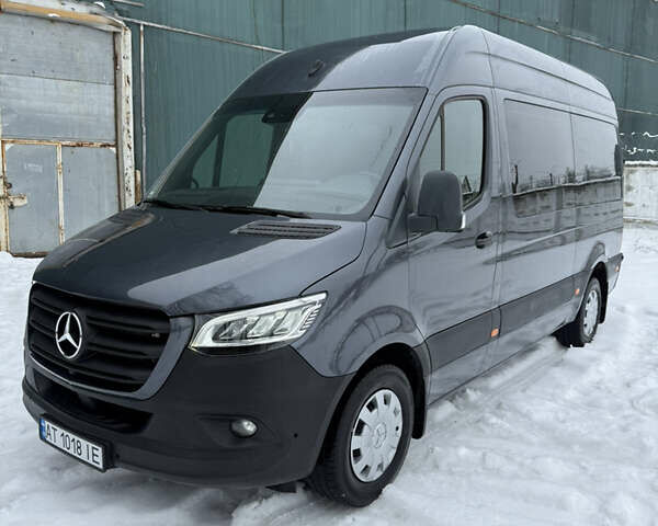 Серый Мерседес Sprinter, объемом двигателя 1.9 л и пробегом 23 тыс. км за 51915 $, фото 1 на Automoto.ua