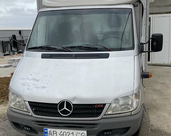 Серый Мерседес Sprinter, объемом двигателя 2.69 л и пробегом 820 тыс. км за 12000 $, фото 1 на Automoto.ua