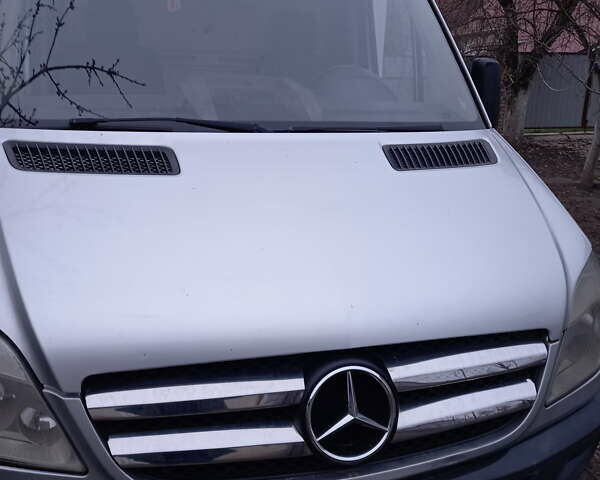 Серый Мерседес Sprinter, объемом двигателя 2.14 л и пробегом 375 тыс. км за 10800 $, фото 1 на Automoto.ua
