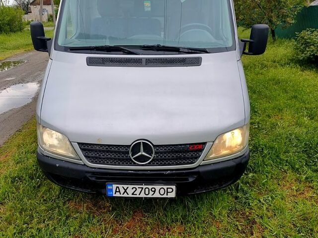 Серый Мерседес Sprinter, объемом двигателя 2.2 л и пробегом 500 тыс. км за 12000 $, фото 1 на Automoto.ua