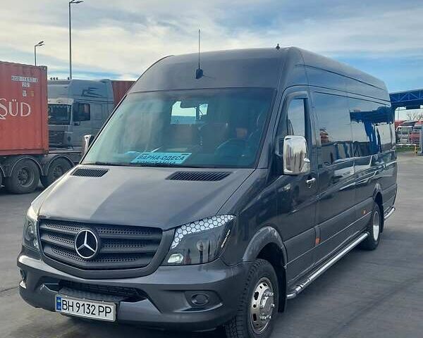Серый Мерседес Sprinter, объемом двигателя 2.99 л и пробегом 380 тыс. км за 43000 $, фото 1 на Automoto.ua