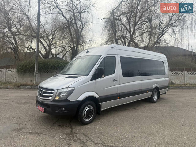 Серый Мерседес Sprinter, объемом двигателя 3 л и пробегом 557 тыс. км за 38900 $, фото 1 на Automoto.ua