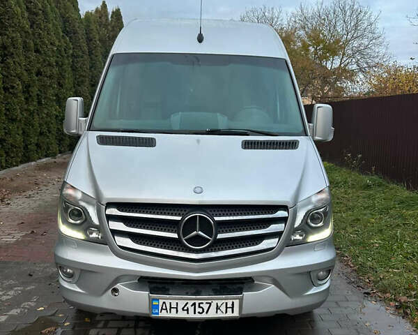 Серый Мерседес Sprinter, объемом двигателя 2.99 л и пробегом 380 тыс. км за 45000 $, фото 1 на Automoto.ua