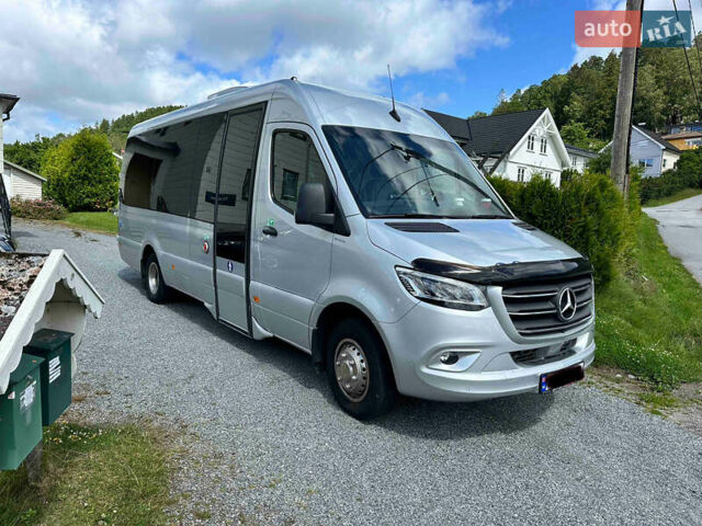 Серый Мерседес Sprinter, объемом двигателя 3 л и пробегом 340 тыс. км за 53063 $, фото 1 на Automoto.ua