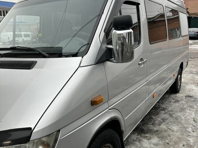 Серый Мерседес Sprinter, объемом двигателя 0 л и пробегом 228 тыс. км за 8600 $, фото 1 на Automoto.ua