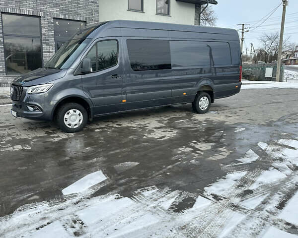 Серый Мерседес Sprinter, объемом двигателя 2.99 л и пробегом 316 тыс. км за 62400 $, фото 1 на Automoto.ua