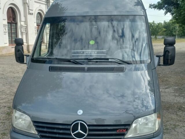 Серый Мерседес Sprinter, объемом двигателя 2.7 л и пробегом 589 тыс. км за 12500 $, фото 1 на Automoto.ua