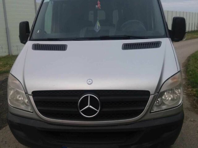 Серый Мерседес Sprinter, объемом двигателя 2.1 л и пробегом 426 тыс. км за 12000 $, фото 1 на Automoto.ua
