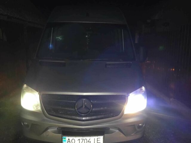 Серый Мерседес Sprinter, объемом двигателя 2.1 л и пробегом 585 тыс. км за 22500 $, фото 1 на Automoto.ua