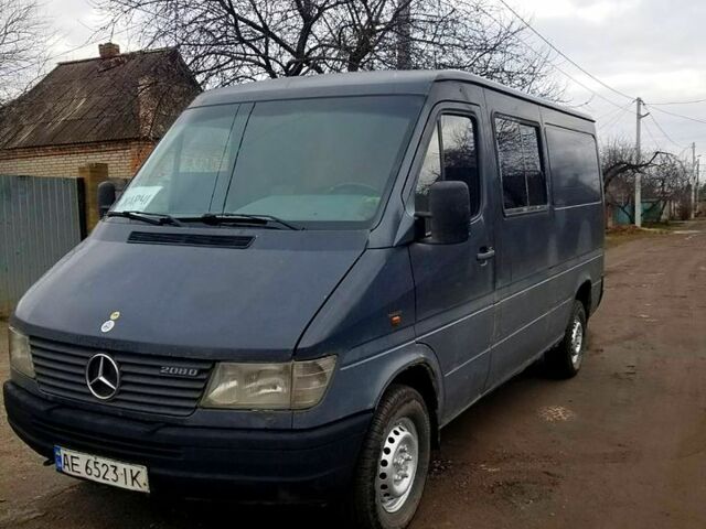 Серый Мерседес Sprinter, объемом двигателя 2.3 л и пробегом 185 тыс. км за 4500 $, фото 1 на Automoto.ua