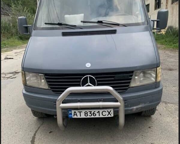 Серый Мерседес Sprinter, объемом двигателя 2.3 л и пробегом 500 тыс. км за 3200 $, фото 1 на Automoto.ua