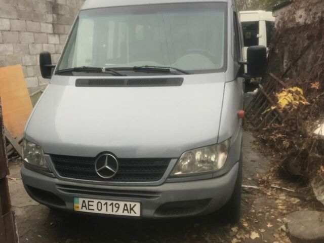 Серый Мерседес Sprinter, объемом двигателя 0 л и пробегом 326 тыс. км за 8000 $, фото 1 на Automoto.ua