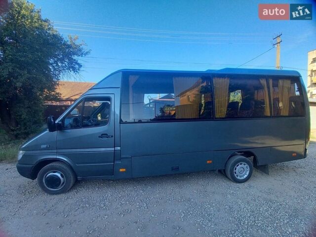 Серый Мерседес Sprinter, объемом двигателя 2.69 л и пробегом 700 тыс. км за 18500 $, фото 1 на Automoto.ua
