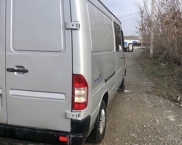 Серый Мерседес Sprinter, объемом двигателя 2.15 л и пробегом 187 тыс. км за 9999 $, фото 1 на Automoto.ua